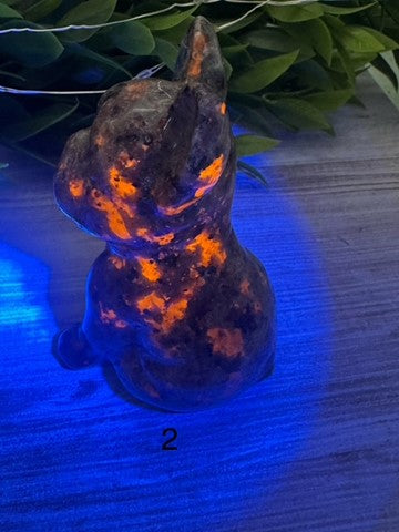 Yooperlite French Bulldog Carvings